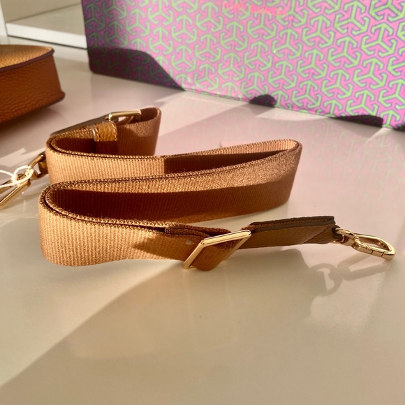 🍀🎀NEW🎀Tory Burch Thea CellPhone crossbody bag/shoulder bag/leather - Picture 12 of 12